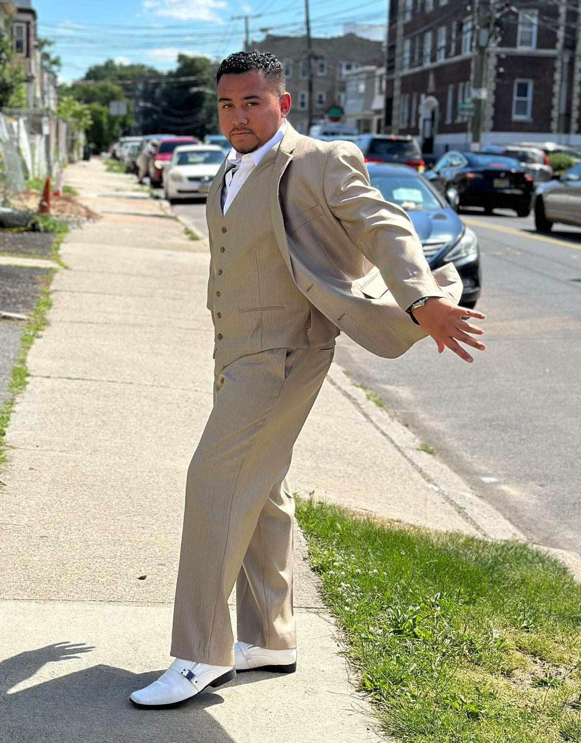 Men's Two Button Vested Textured Sharkskin Business Suit in Stone Tan